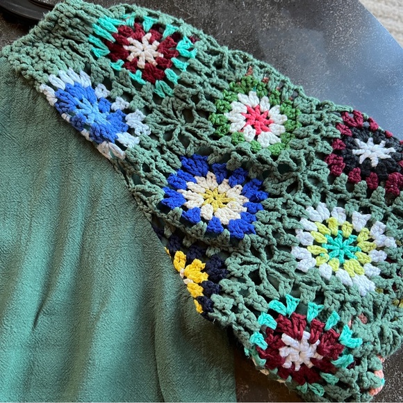 Umgee Linen Blend Top with Crochet Sleeves - Size XL/1X - Picture 5 of 16